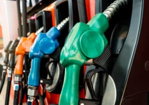Så påverkar invasionen av Ukraina Sveriges energiläge 1 Polarpumpens Energiblogg petrol pump filling fuel nozzle gas station fuel dispenser machine refuel fill up with petrol Polarpumpens Energiblogg